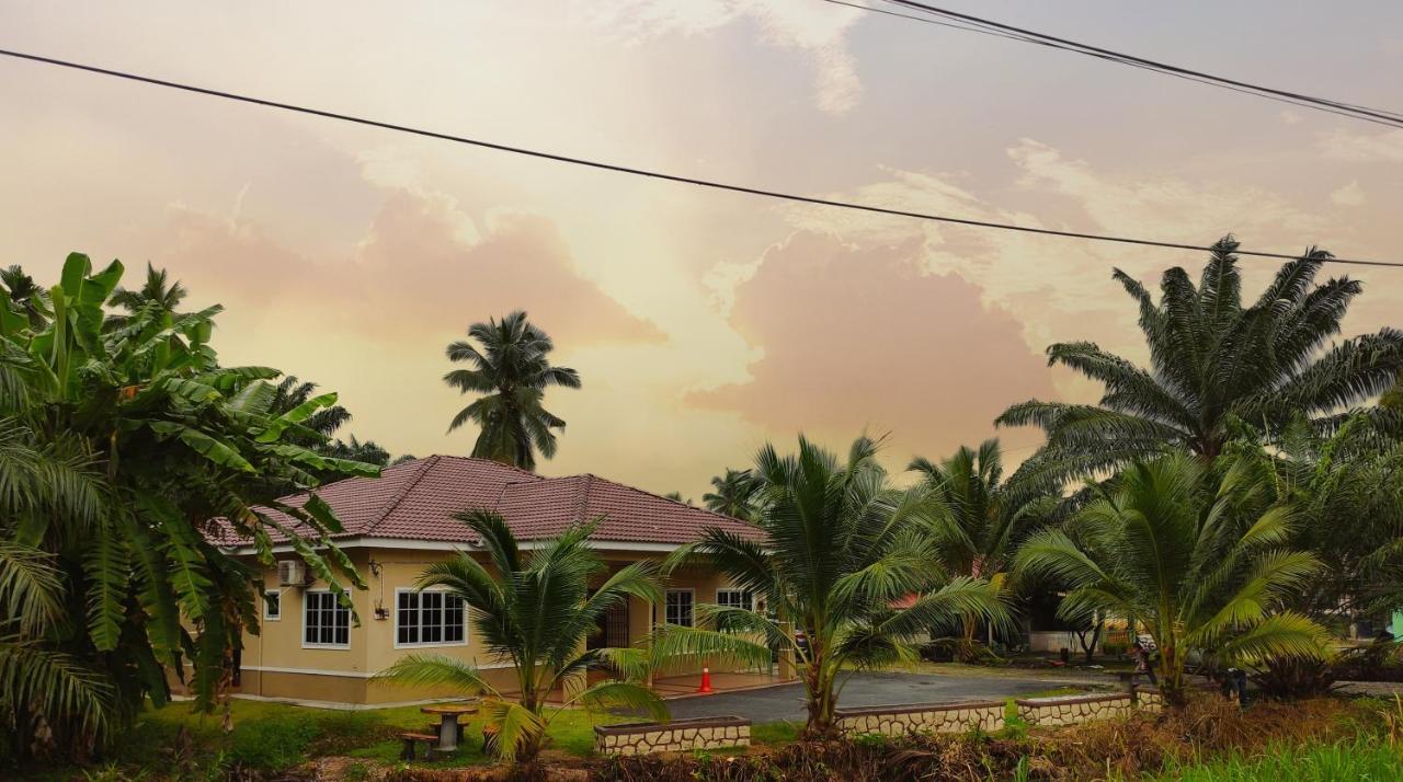 Homestay Selinsing Simpang Ampat Semanggol Exterior photo